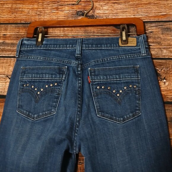 Levis Jeans Size 8 Boot Cut Mid Rise Studded Pockets Blue Denim Stretch - Picture 5 of 9